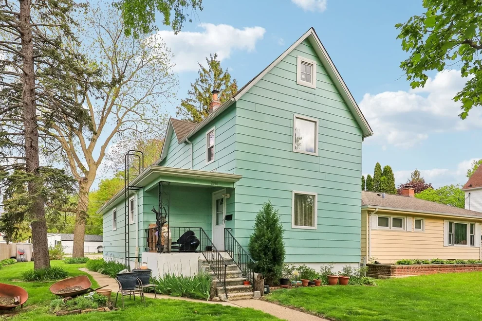 Unit for sale at 2910 Ezekiel Avenue, Zion, IL 60099