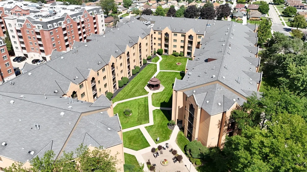 Unit for sale at 7410 W Lawrence Avenue, Harwood Heights, IL 60706