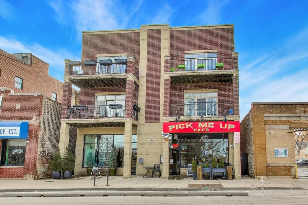 Unit for sale at 4880 N Clark Street, Chicago, IL 60640