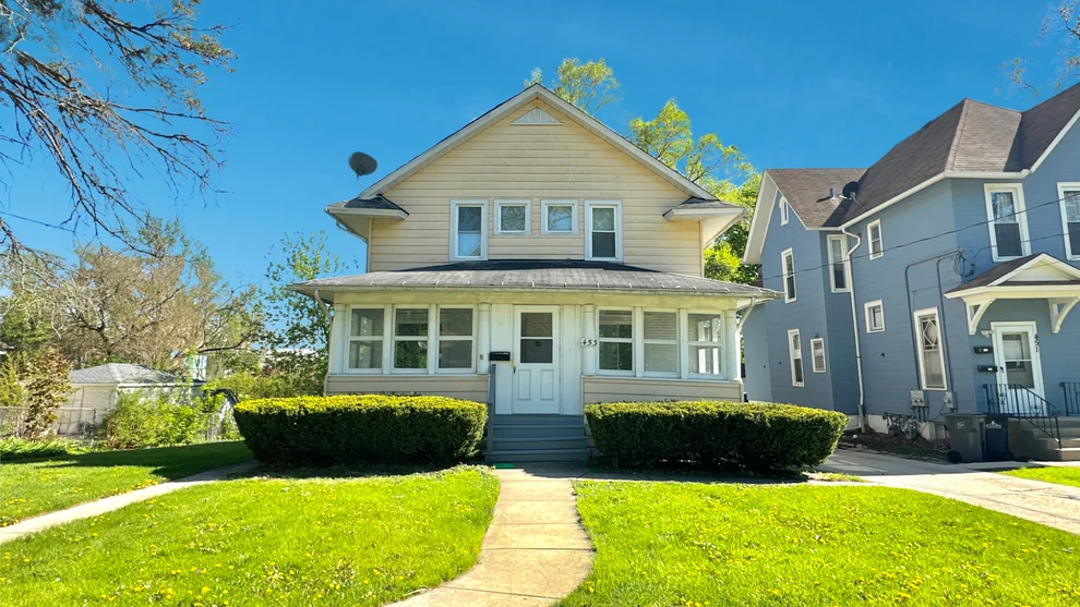 Unit for sale at 453 Addison Street, Elgin, IL 60120