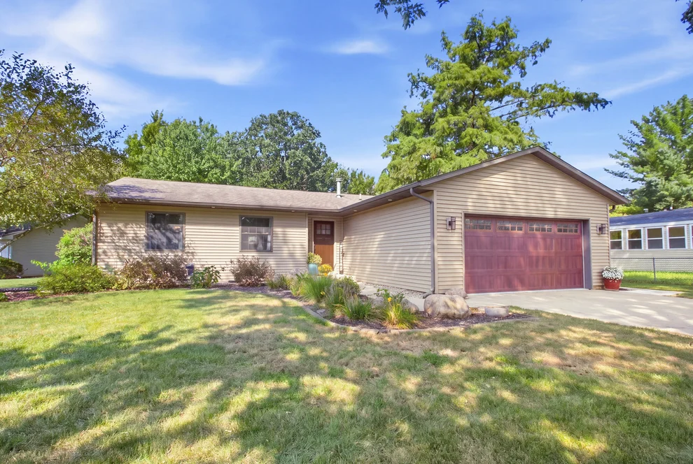 Unit for sale at 1103 Center Street, Mahomet, IL 61853