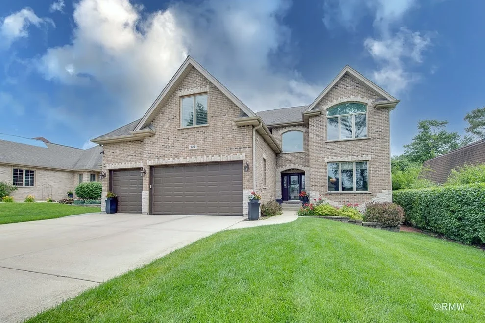 Unit for sale at 729 N 7TH Avenue, Addison, IL 60101