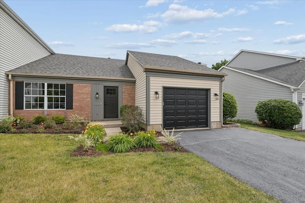 Unit for sale at 201 Bingham Circle, Mundelein, IL 60060