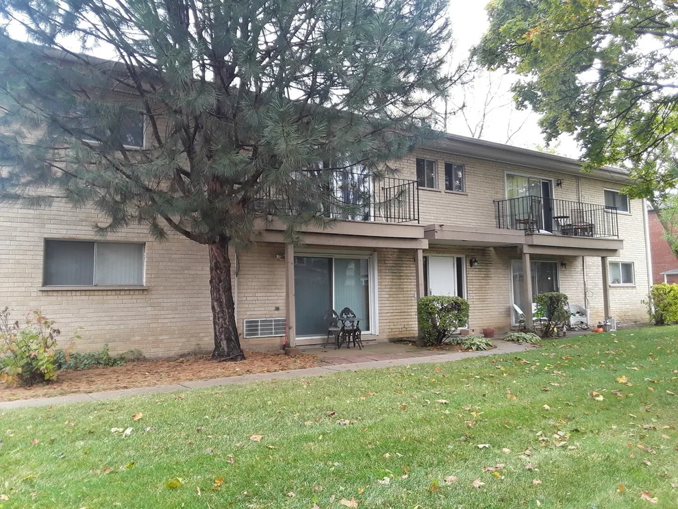 Unit for sale at 19 E Palatine Road, Arlington Heights, IL 60004