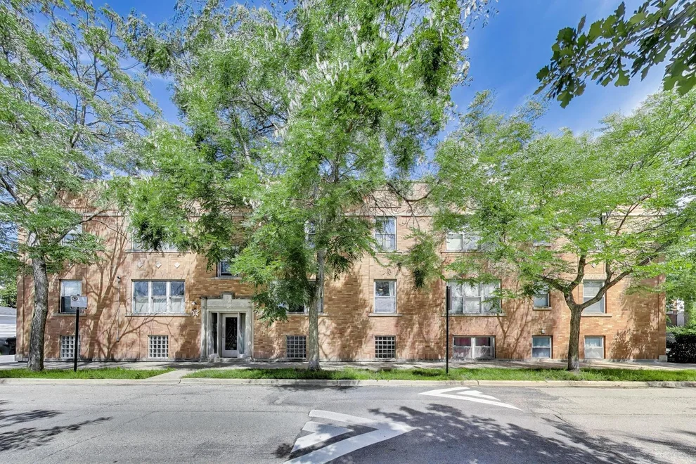 Unit for sale at 3807 N Campbell Avenue, Chicago, IL 60618