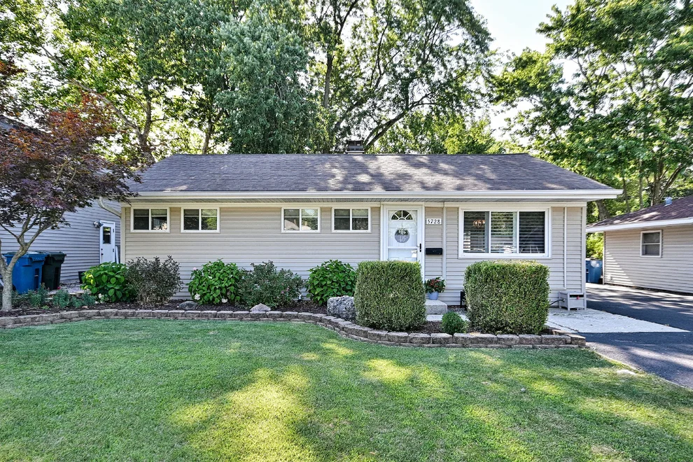 Unit for sale at 5728 Plymouth Avenue, Downers Grove, IL 60516