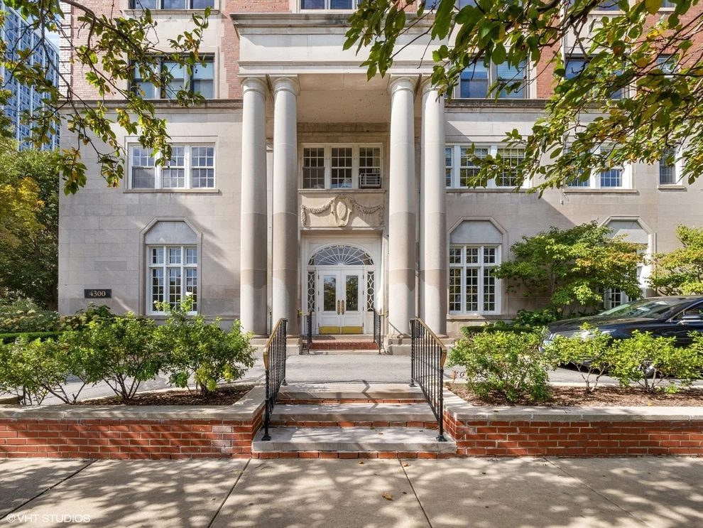 Unit for sale at 4300 N MARINE Drive, Chicago, IL 60613