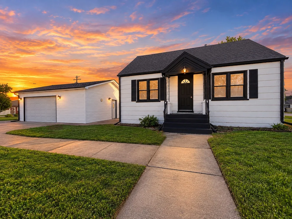 Unit for sale at 212 S Douglas Avenue, Bradley, IL 60915