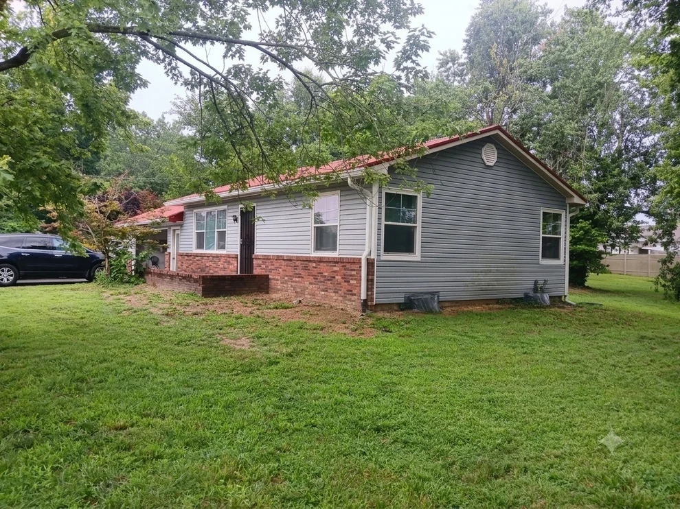 Unit for sale at 204 N 4th Street, Marion, IL 62959