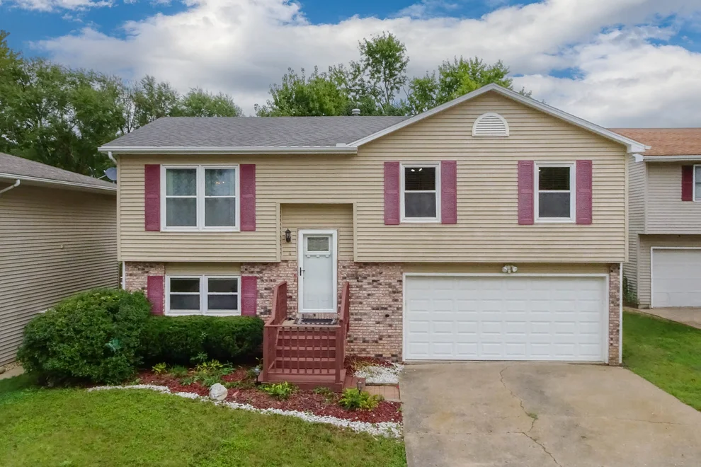 Unit for sale at 4 Moonstone Court, Bloomington, IL 61704