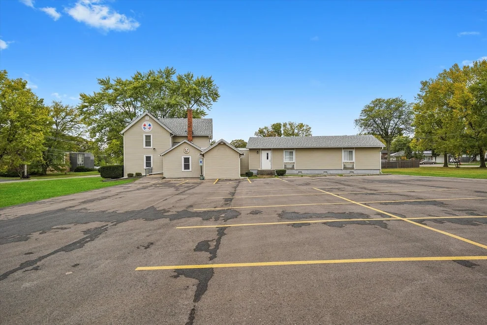 Unit for sale at 412 hankes Avenue, Aurora, IL 60505