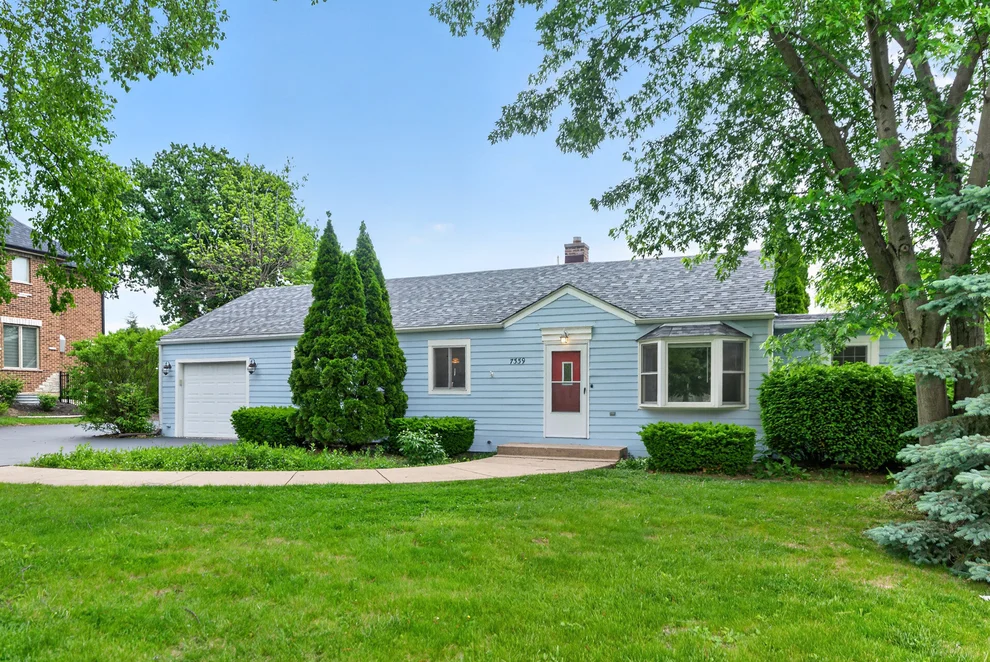 Unit for sale at 7339 S Park Avenue, Burr Ridge, IL 60527