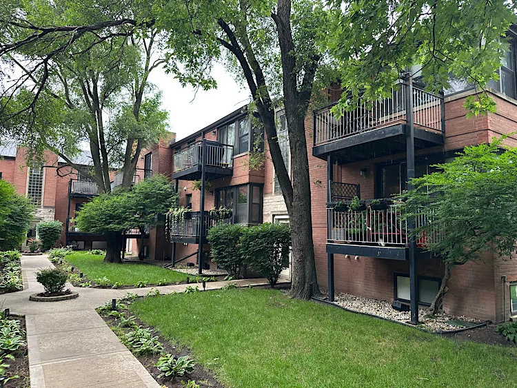 Unit for sale at 7334 N Winchester Avenue, Chicago, IL 60626