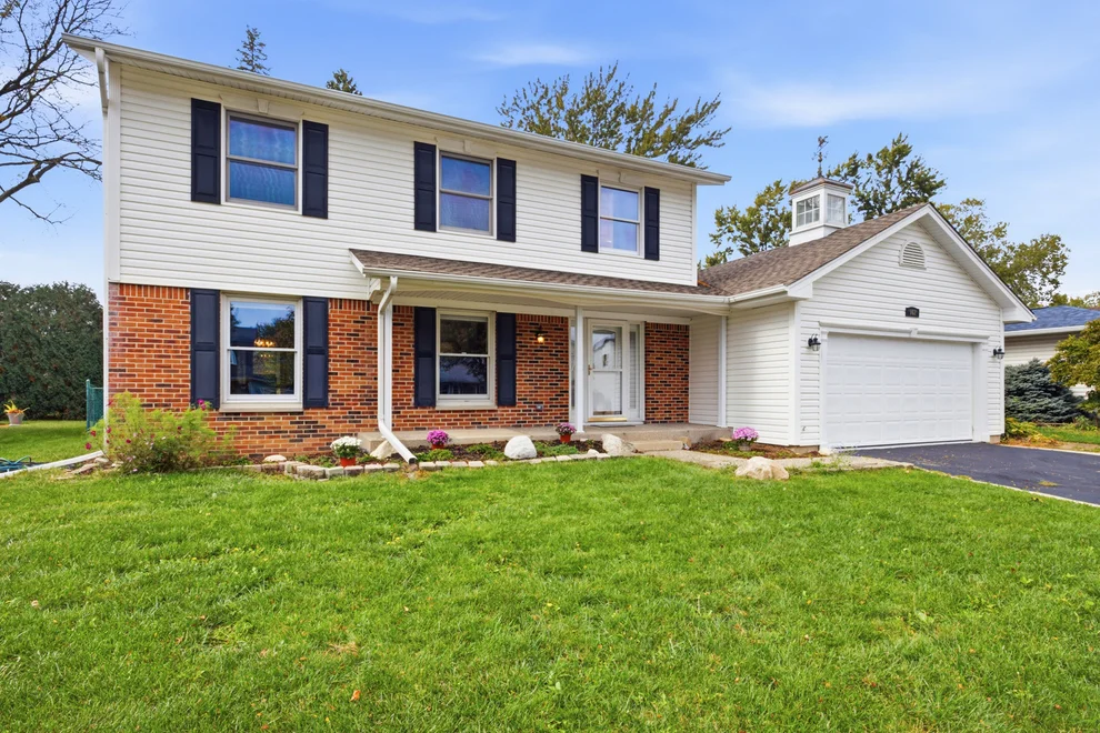 Unit for sale at 962 Kentucky Lane, Elk Grove Village, IL 60007