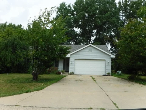 Unit for sale at 3504 Greenwood Avenue, Gurnee, IL 60031