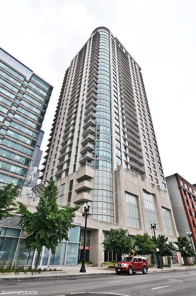 Unit for sale at 125 S JEFFERSON Street, Chicago, IL 60661