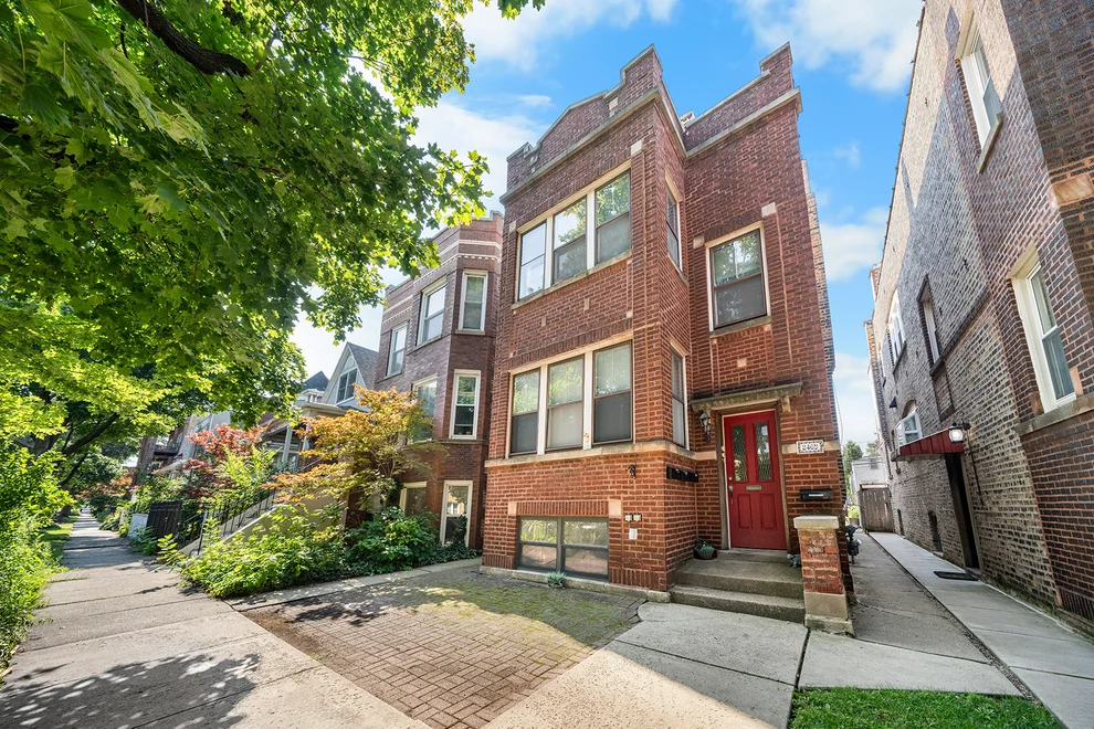 Unit for sale at 2469 W Pensacola Avenue, Chicago, IL 60618