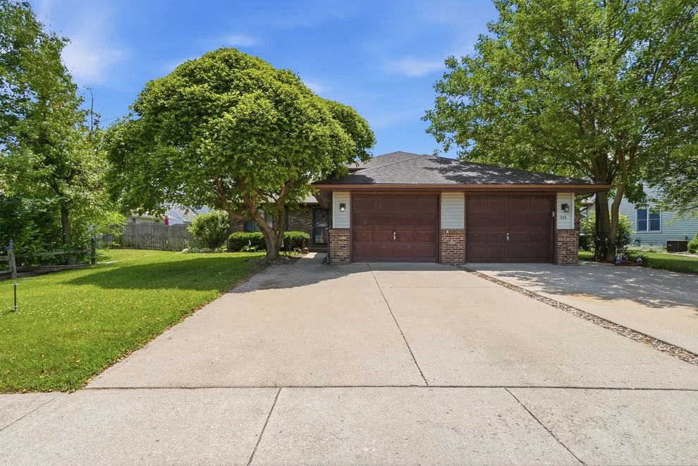 Unit for sale at 531 W Oak Street, Coal City, IL 60416