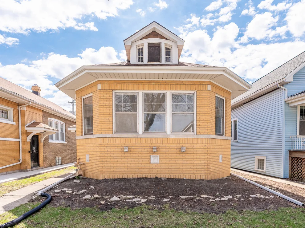 Unit for sale at 5641 W Patterson Avenue, Chicago, IL 60634