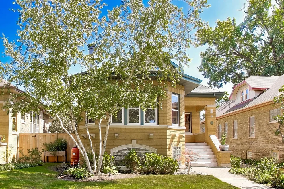 Unit for sale at 1212 N Ridgeland Avenue, Oak Park, IL 60302