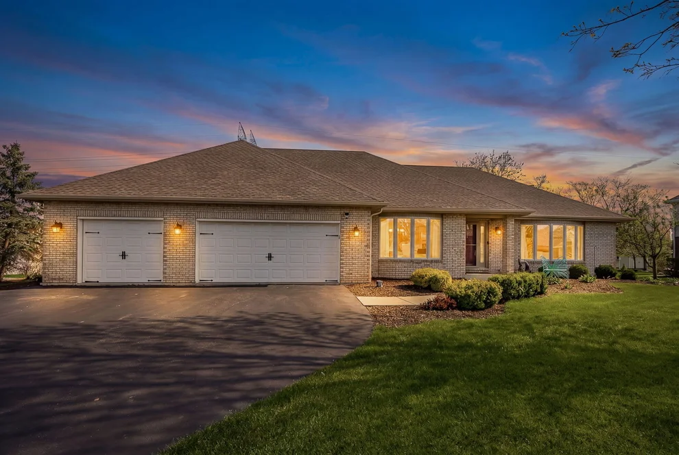 Unit for sale at 13201 Meadow Hill Lane, Lemont, IL 60439