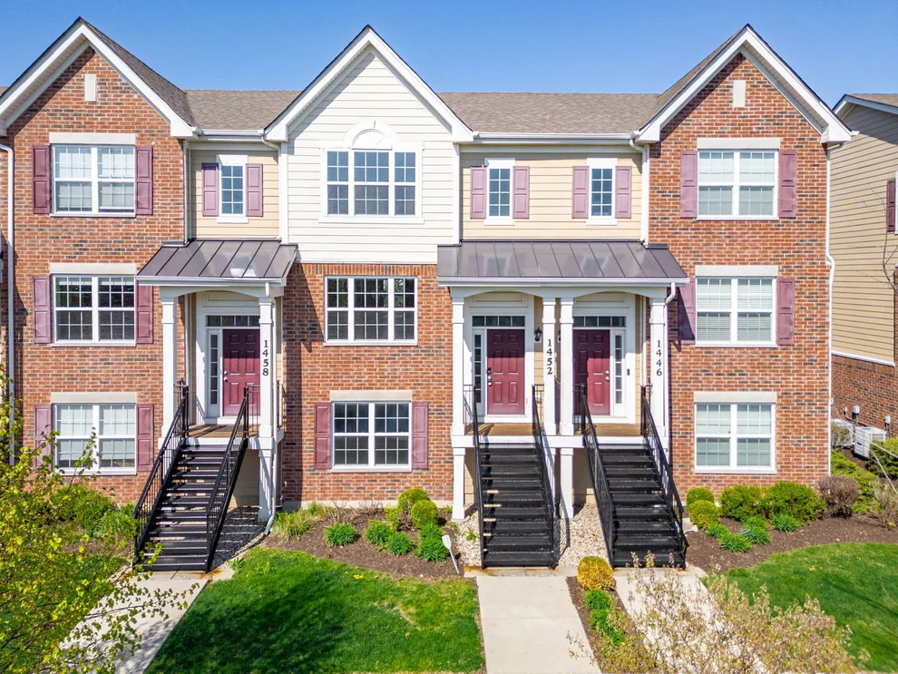 Unit for sale at 1452 Lakeridge Court, Mundelein, IL 60060