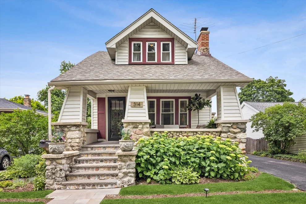 Unit for sale at 314 S Brewster Avenue, Lombard, IL 60148