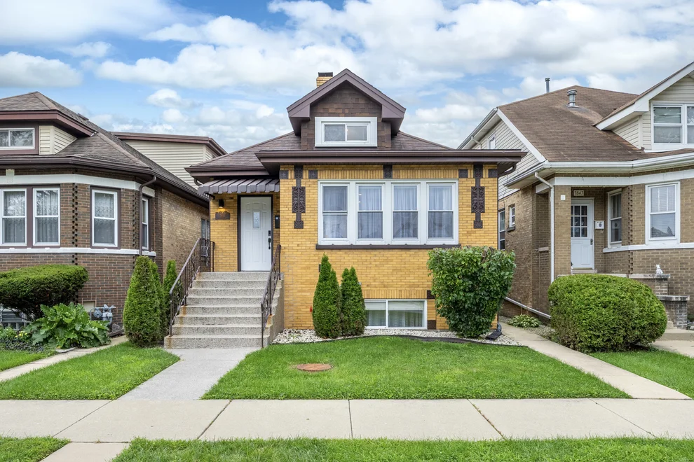 Unit for sale at 7845 W CRESSETT Drive, Elmwood Park, IL 60707