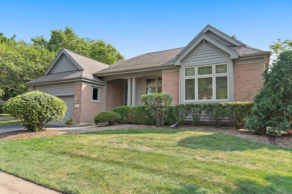 Unit for sale at 531 Vintage Drive, Lake In The Hills, IL 60156
