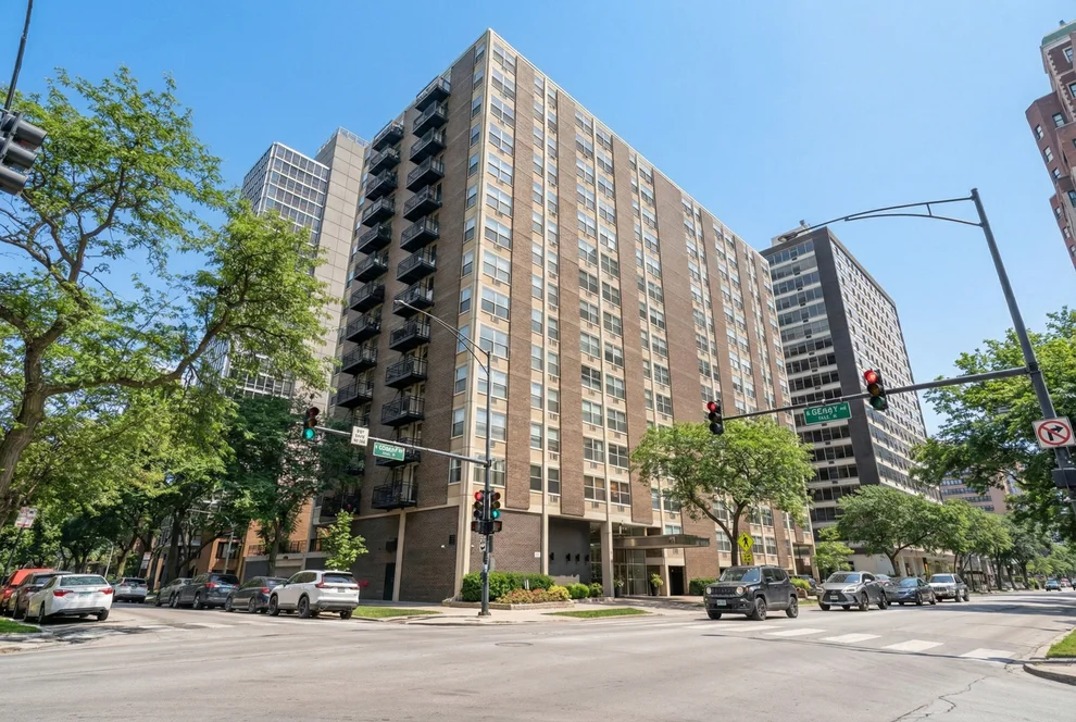 Unit for sale at 3033 N Sheridan Road, Chicago, IL 60657