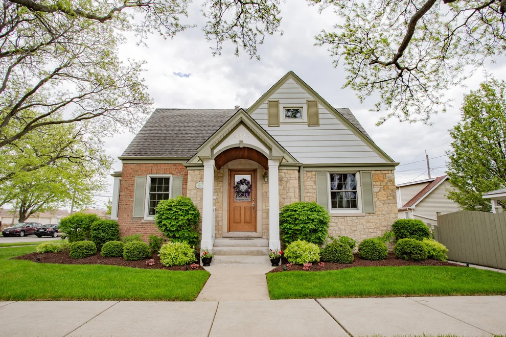 Unit for sale at 5222 N Oriole Avenue, Chicago, IL 60656