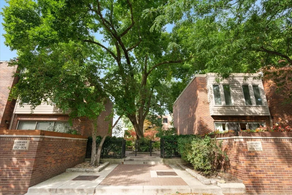 Unit for sale at 1928 N Larrabee Street, Chicago, IL 60614