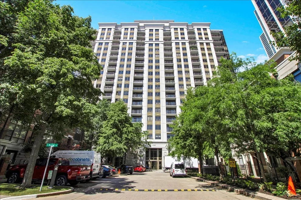 Unit for sale at 1322 S Prairie Avenue, Chicago, IL 60605