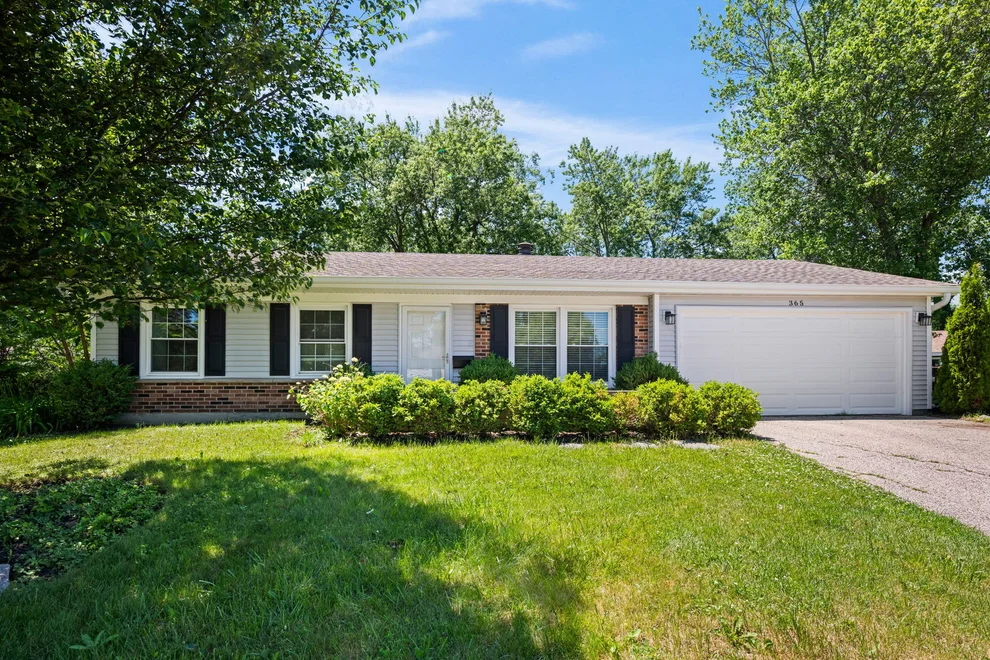 Unit for sale at 365 Pebble Creek Drive, Lake Zurich, IL 60047