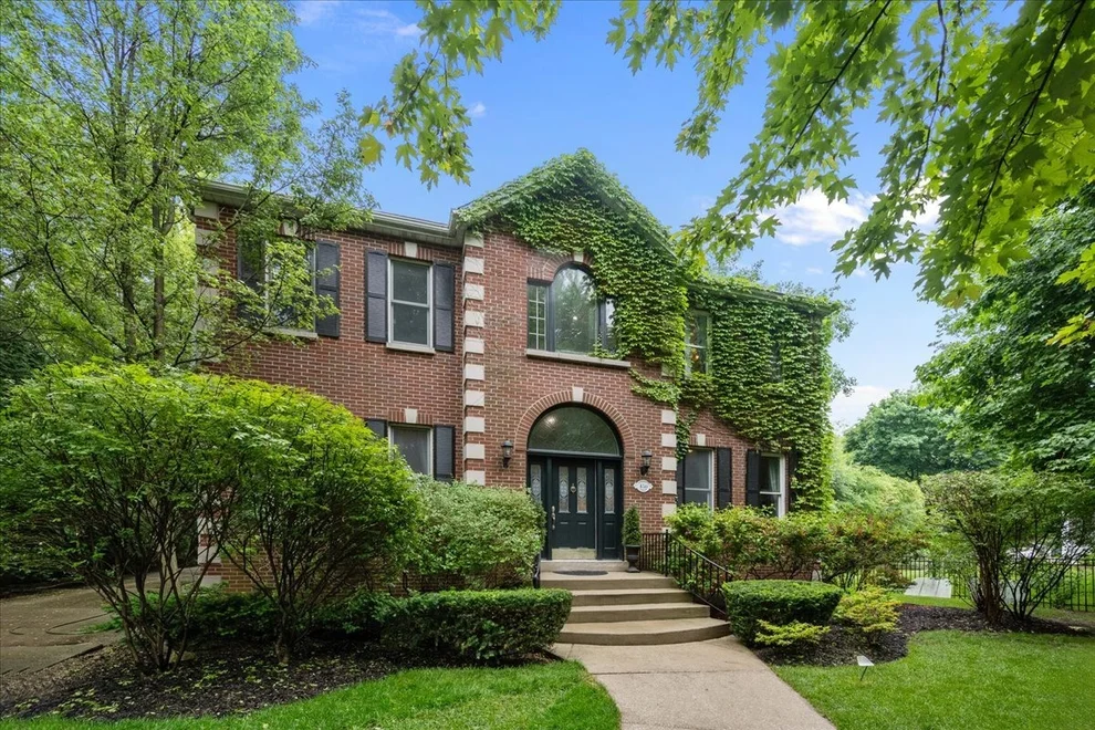 Unit for sale at 458 Naida Terrace, Highland Park, IL 60035
