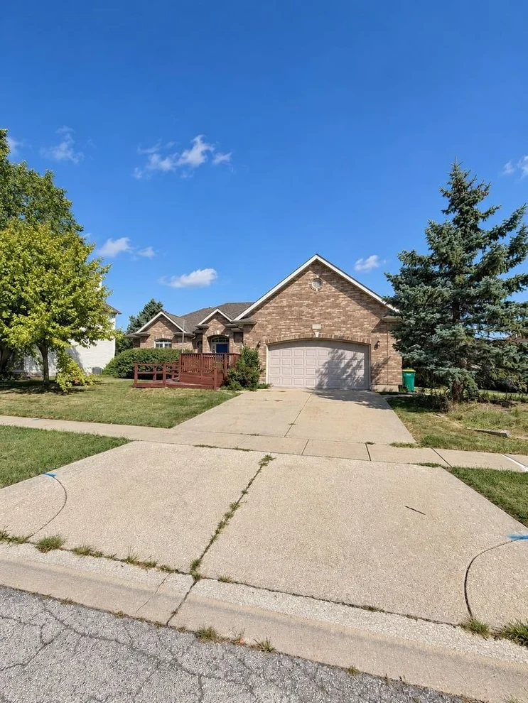 Unit for sale at 635 Nathan Lattin Lane, Sycamore, IL 60178