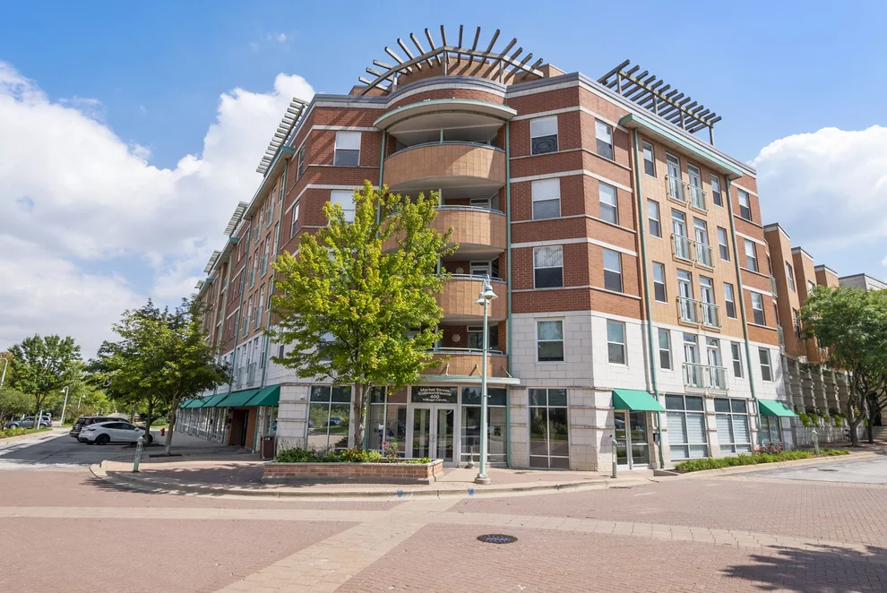 Unit for sale at 400 VILLAGE Circle, Willow Springs, IL 60480