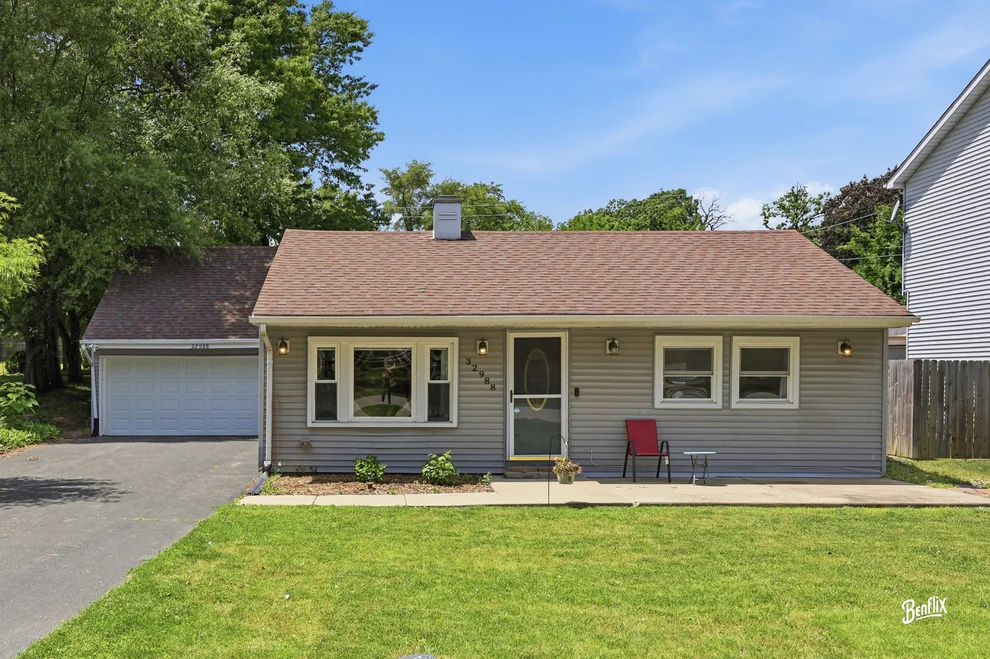 Unit for sale at 32988 N Meadow Road, Grayslake, IL 60030