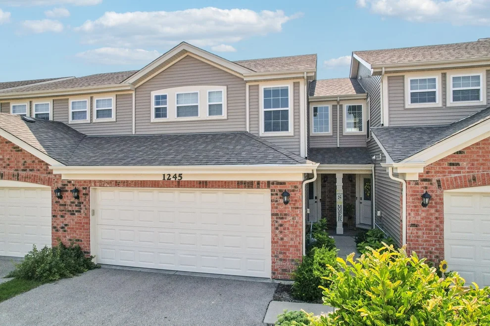 Unit for sale at 1245 Prairie View Parkway, Cary, IL 60013