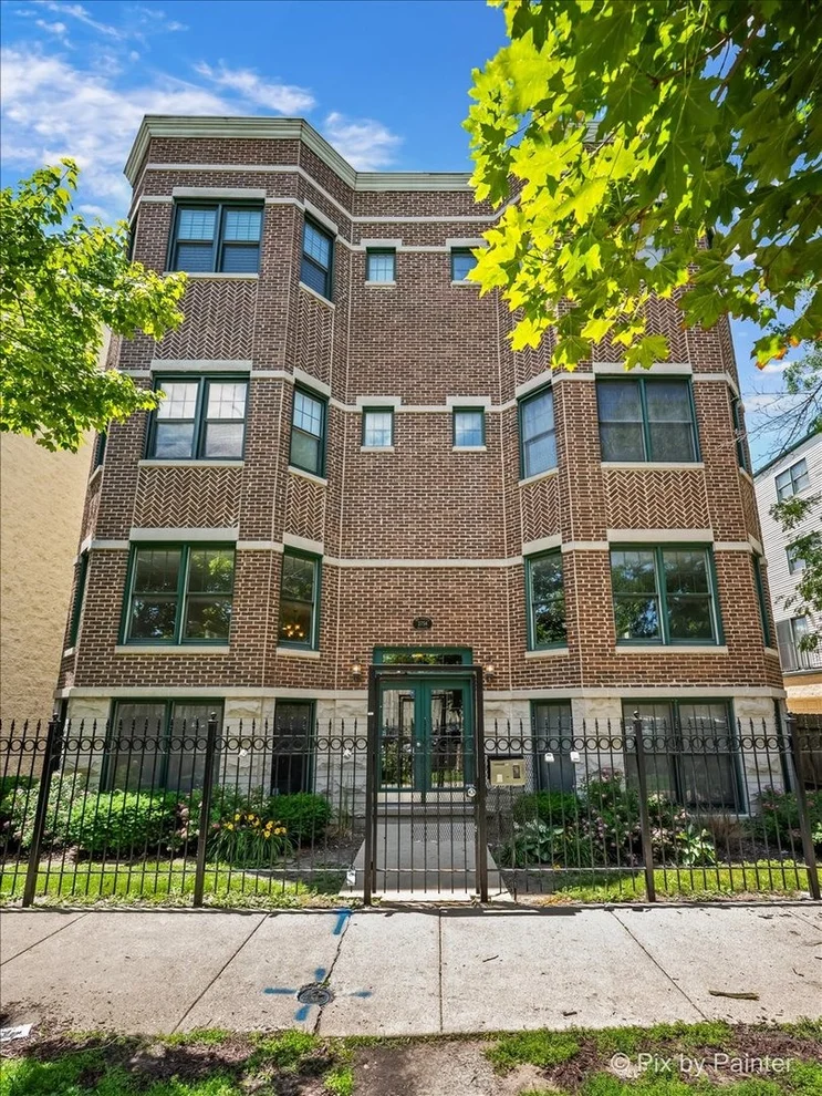 Unit for sale at 2756 N Wolcott Avenue, Chicago, IL 60614