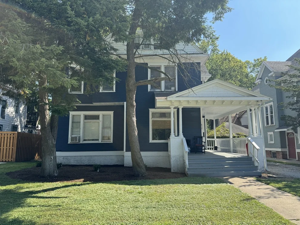 Unit for sale at 617 W Springfield Avenue, Champaign, IL 61820