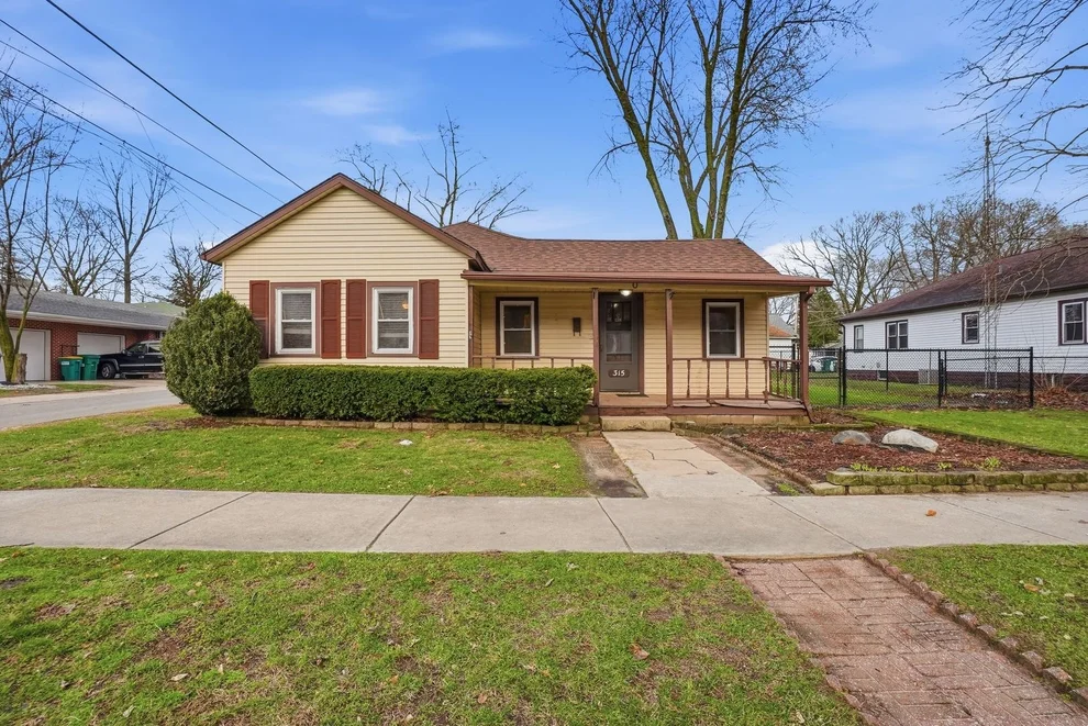 Unit for sale at 315 S Joliet Street, Wilmington, IL 60481