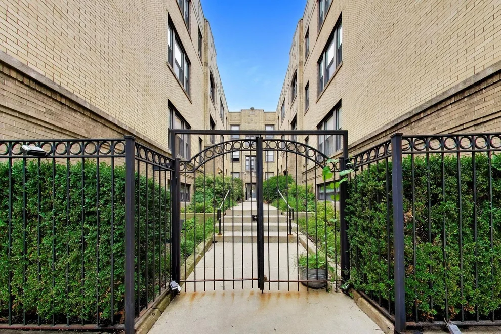 Unit for sale at 4636 N Albany Avenue, Chicago, IL 60625