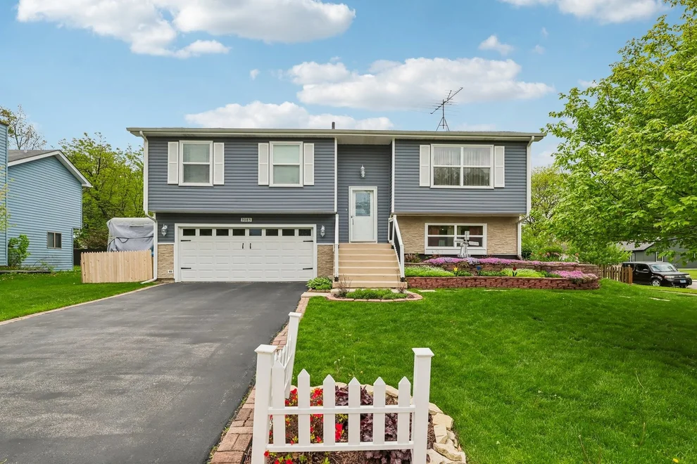 Unit for sale at 3085 TIMBER HILL Lane, Aurora, IL 60504