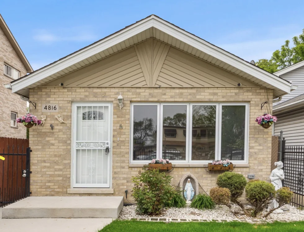 Unit for sale at 4816 S Lotus Avenue, Chicago, IL 60638