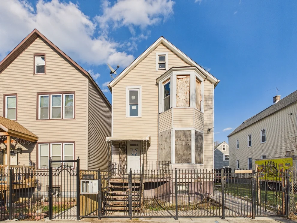 Unit for sale at 8747 S Escanaba Avenue, Chicago, IL 60617