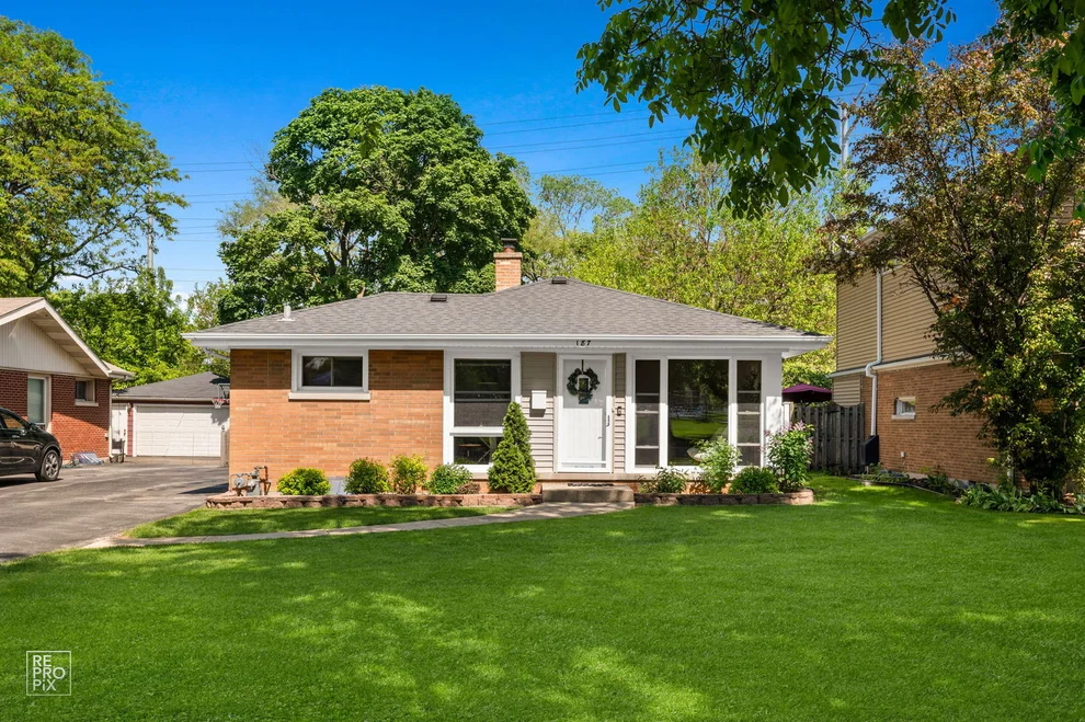 Unit for sale at 187 N Hampshire Avenue, Elmhurst, IL 60126