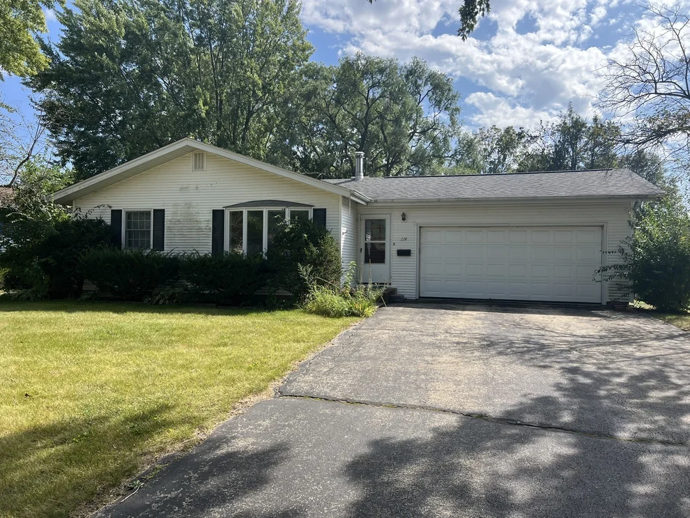 Unit for sale at 214 April Lane, North Aurora, IL 60542