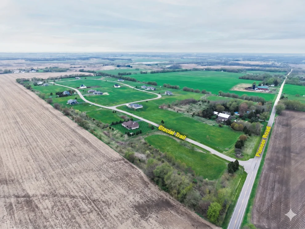 Unit for sale at 4701 Glacial Trail, Ringwood, IL 60072