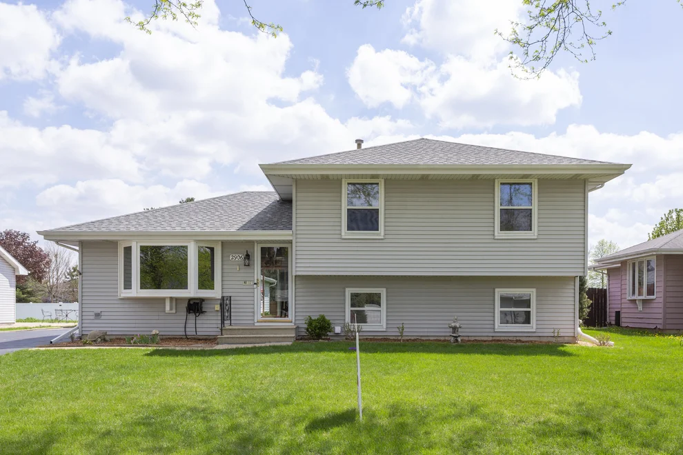 Unit for sale at 2906 Warren Dorris Drive, Joliet, IL 60435